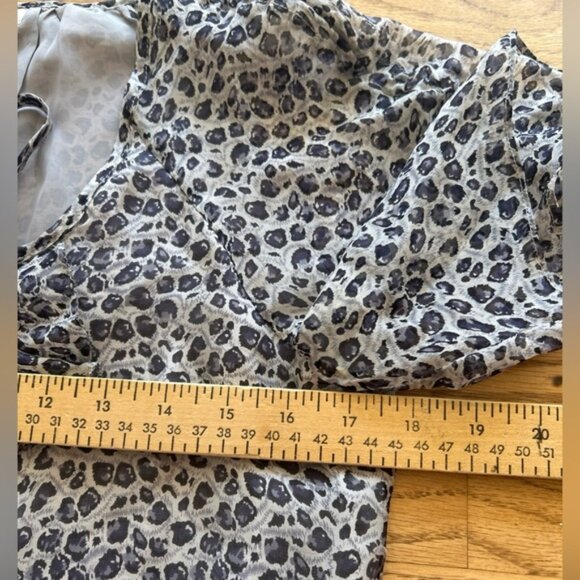 Sundance Silk Animal Print Dress Gray White Ruffle Leopard Small - Picture 9 of 9